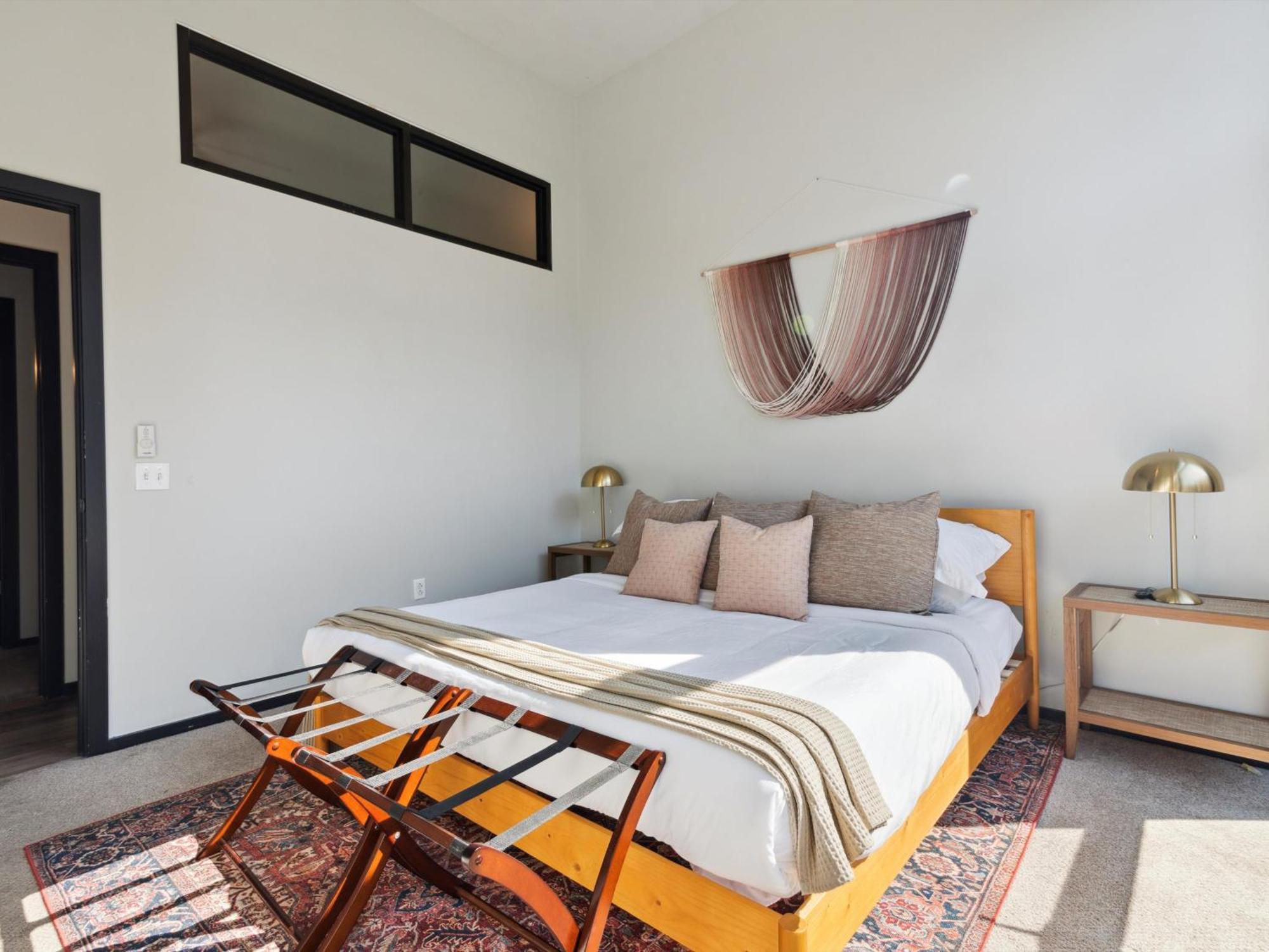 Large 3Br Apts & Studios, Free Parking, Gym, Game Room Филадельфия Номер фото