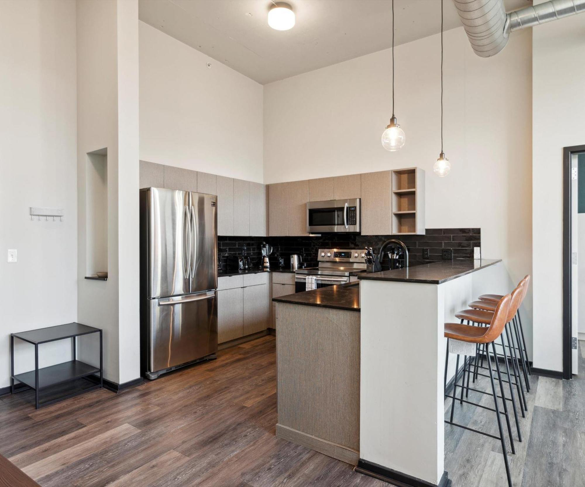 Large 3Br Apts & Studios, Free Parking, Gym, Game Room Филадельфия Номер фото
